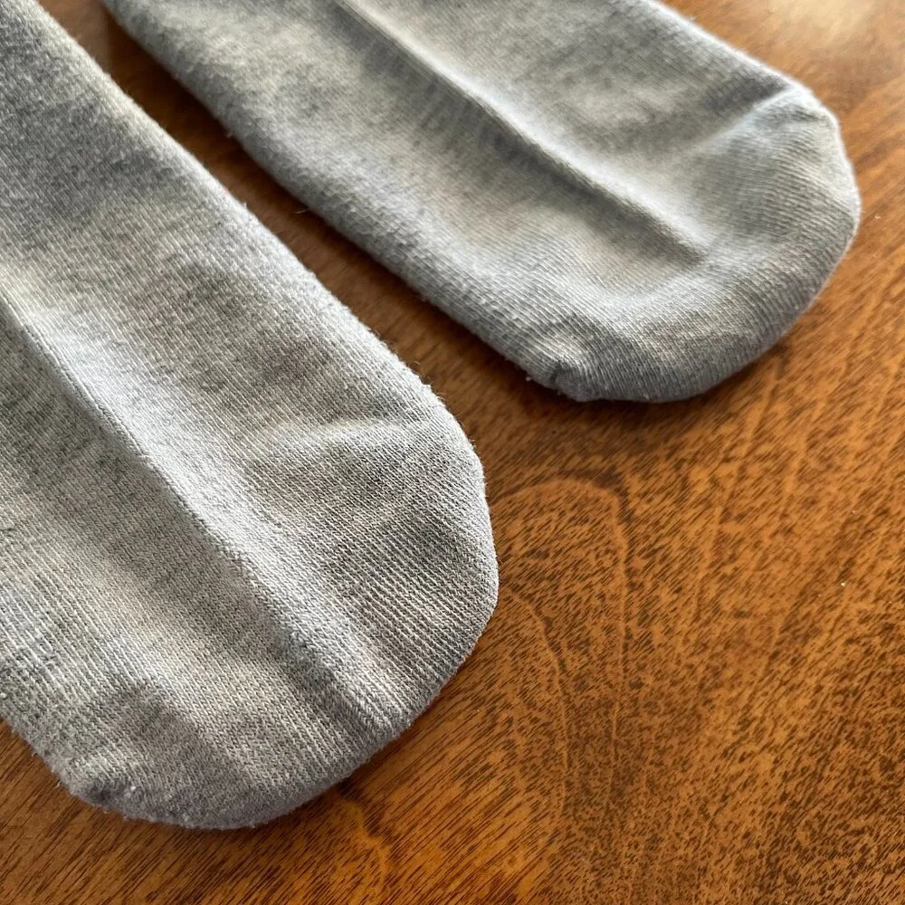 Old Navy gray ankle socks M *Free in bundle*